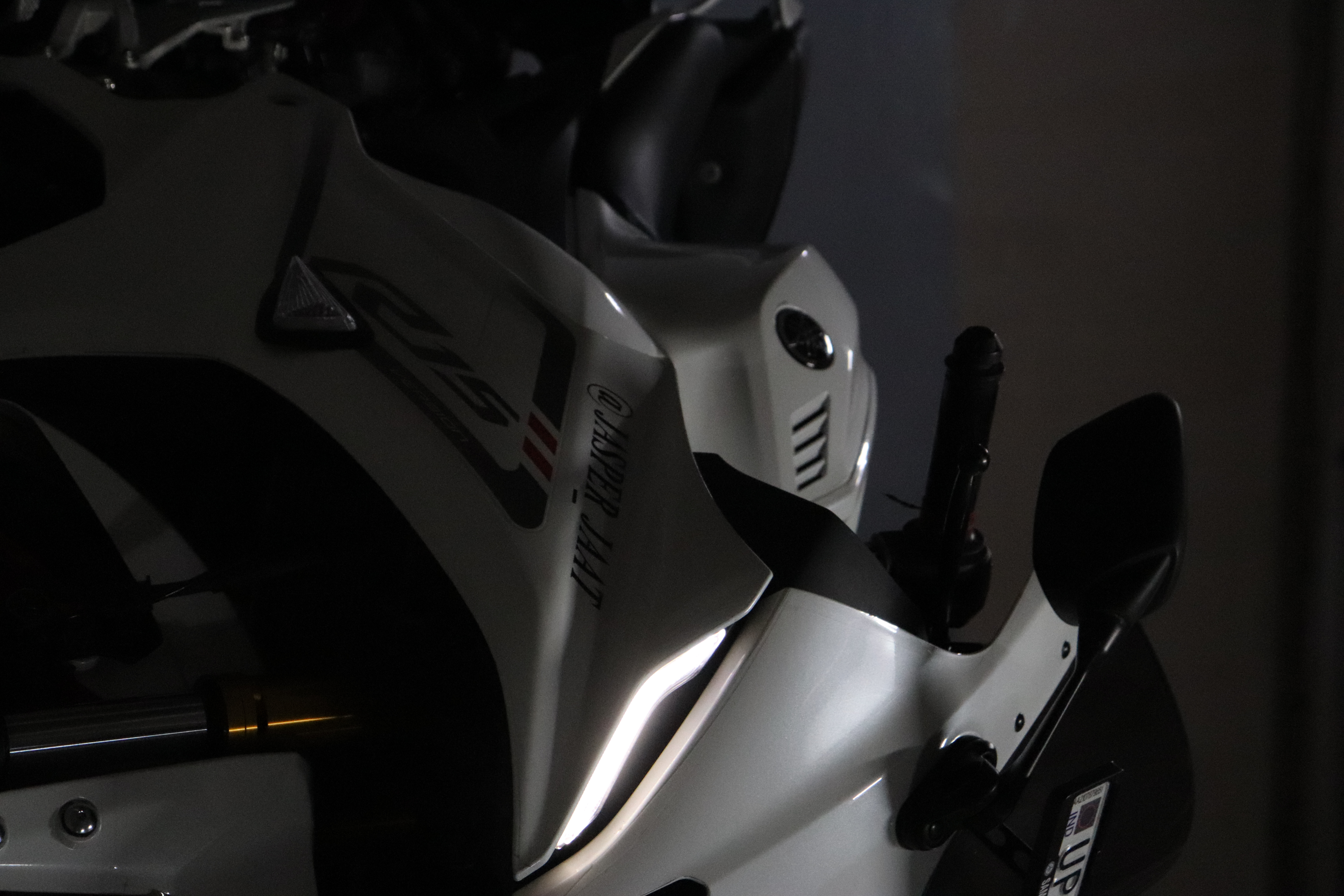 Yamaha R15 V4 White