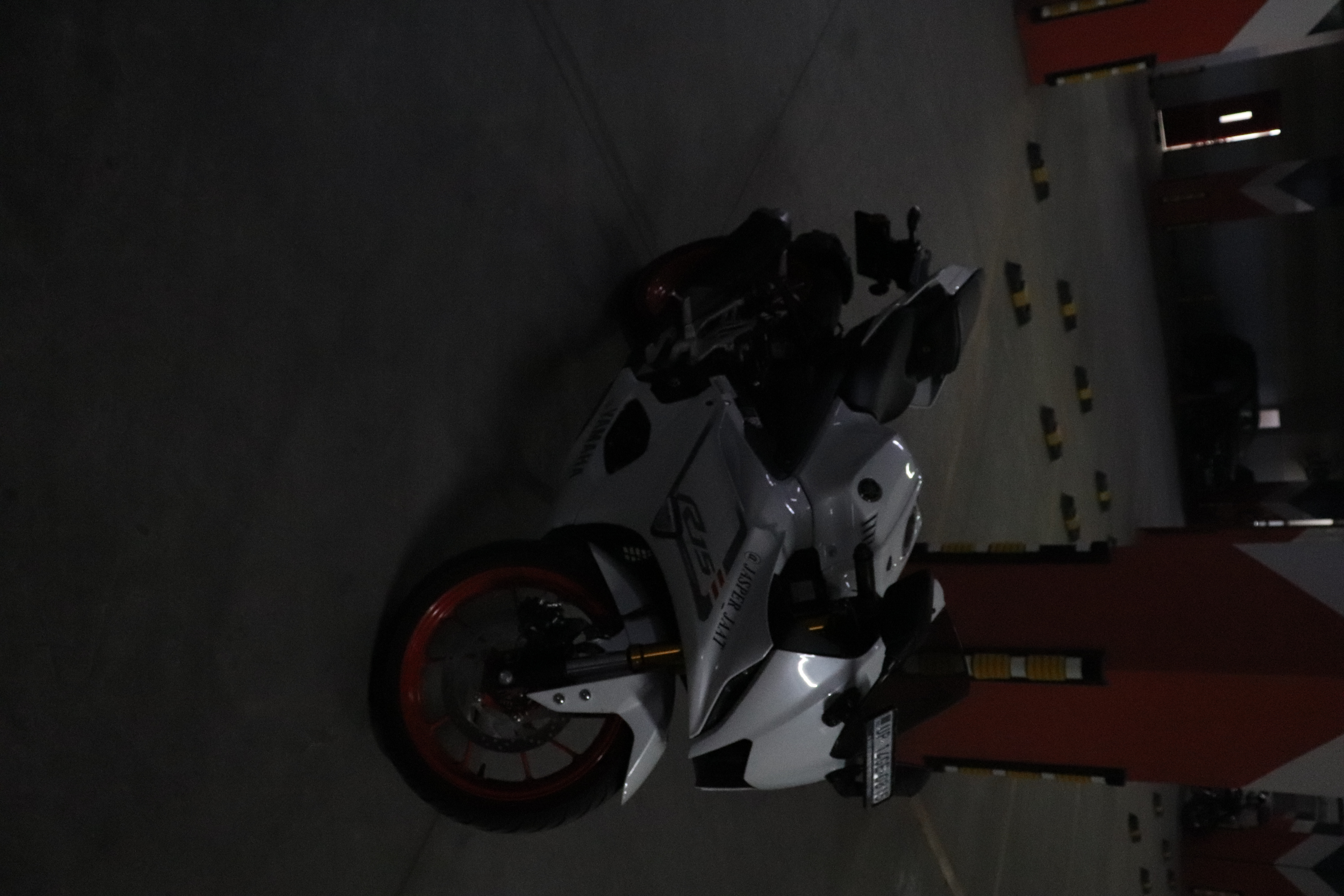 Yamaha R15 V4 White
